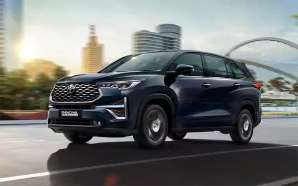 toyota innova hycross