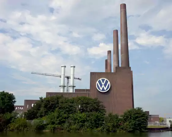 Volkswagen records a €1 3 billion operating loss in Q3