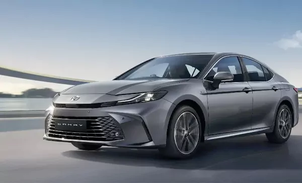 Benefits and Drawbacks of Buying the 2025 Toyota Camry